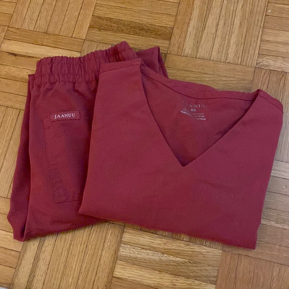 Jaanuu Tops - Jaanuu XS scrub set